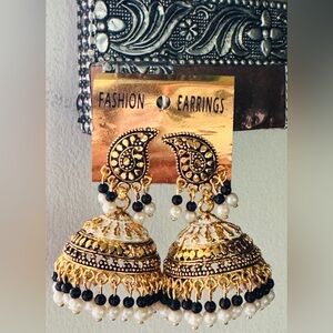 Stunning Antique Gold Plated Fashion Jumka Earrings with White/Black accents